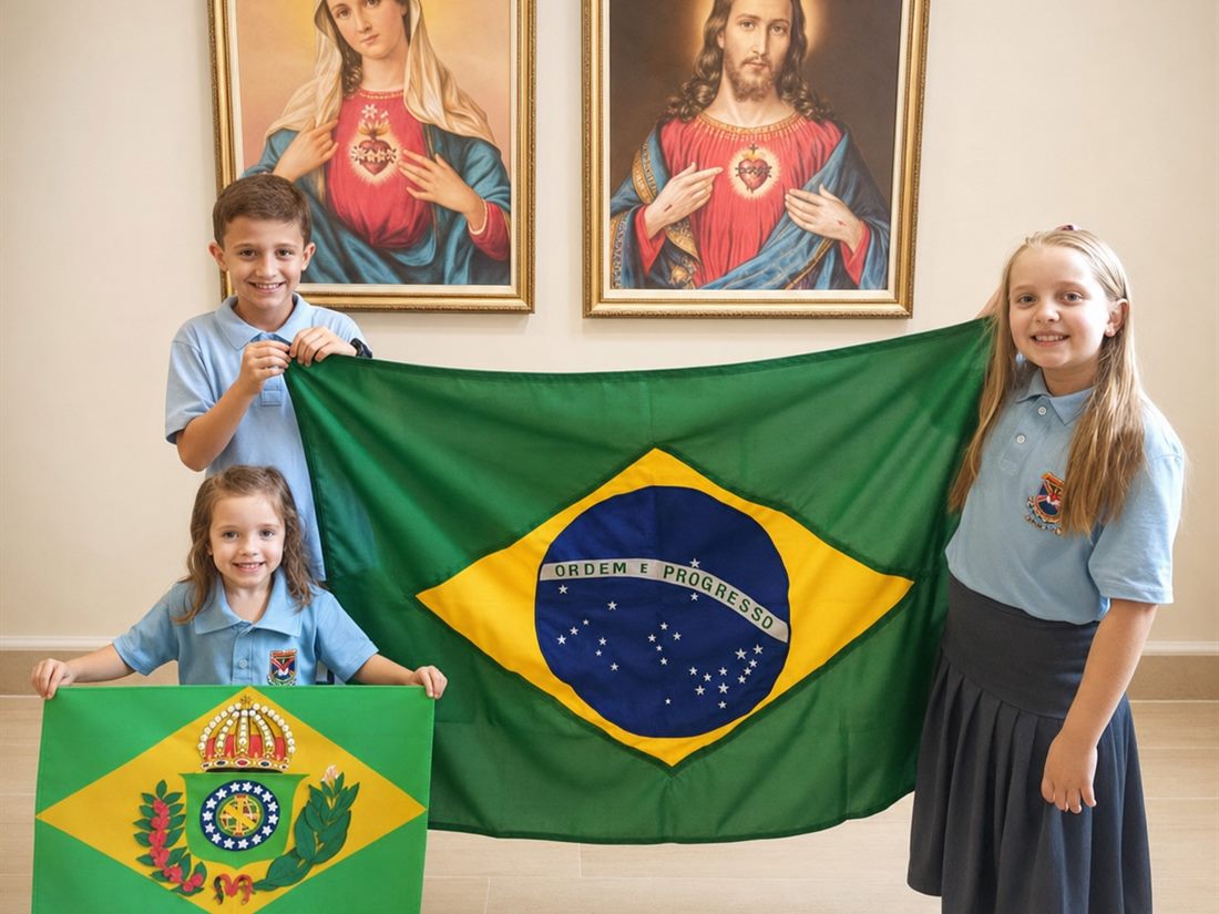 Alunos com a bandeira do Brasil no saguão do colégio